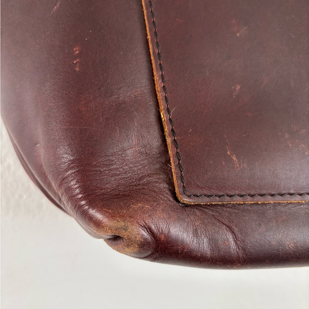 Portland Leather Handmade Classic Medium Tote Bag - Picture 11 of 14